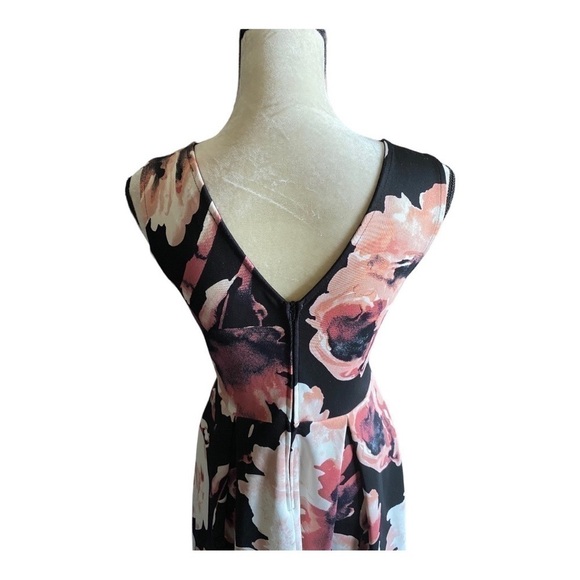 FOREVER 21-FLORAL FIT AND FLARE DRESS -SIZE 1X - Picture 8 of 12